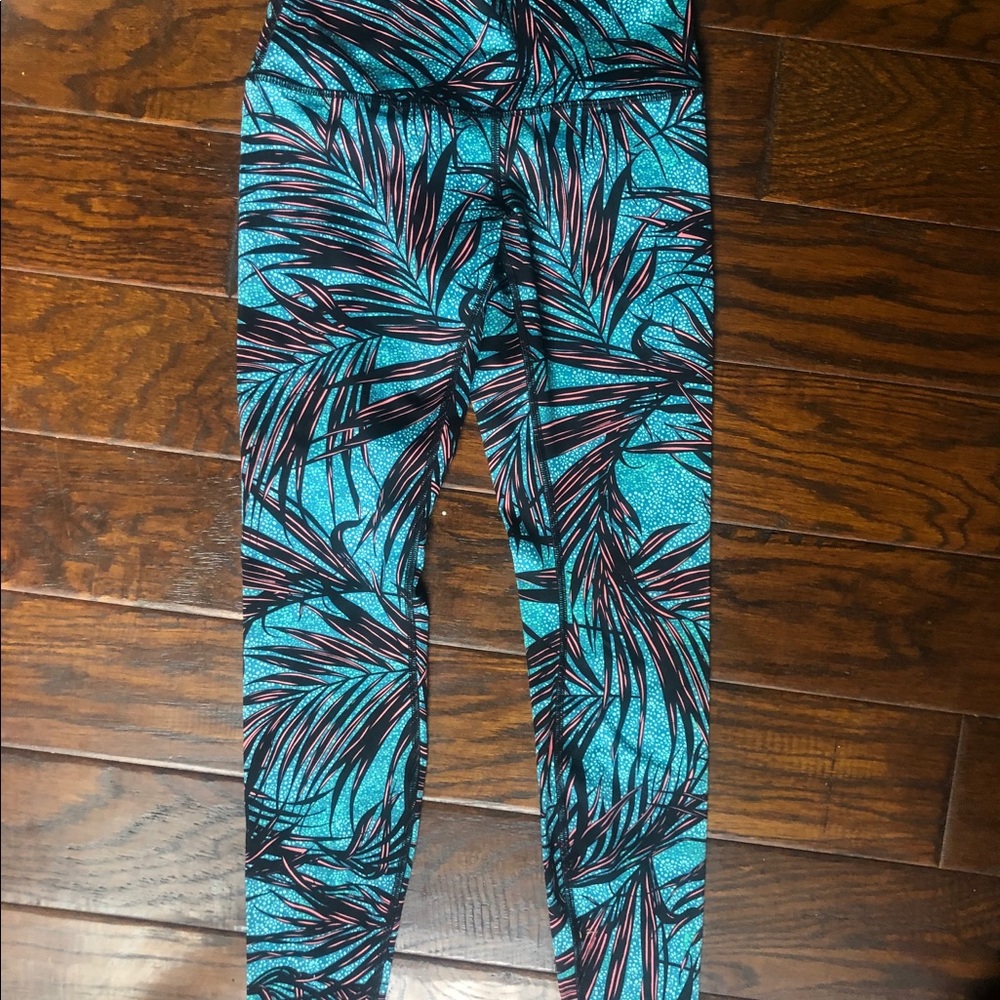 Lululemon Wunder Under Leggings Size 8
